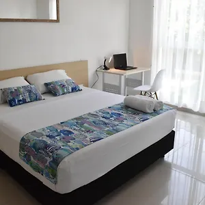 2* Hotel Color House